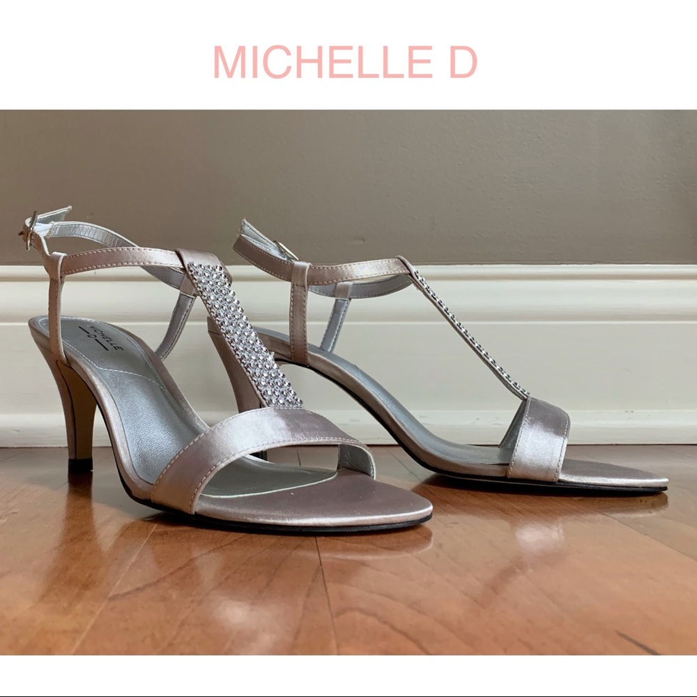 Michelle D T-Strap Rhinestone Sandals 8 M NEW
